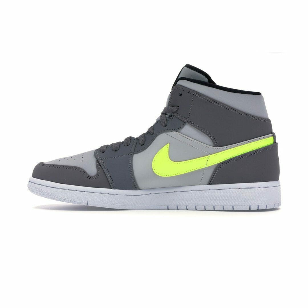 AJ1MidGunsmokeVoltShoesSneakers_2_babf5ccb-82e0-4dcd-95c6-5546267f019d