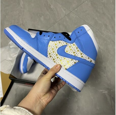 Air Jordan 1 High OG Moon Gypsophila