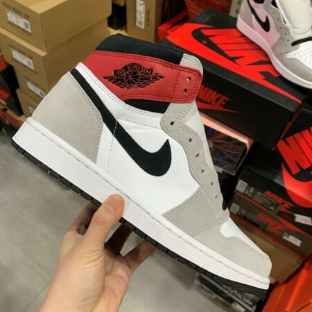 Air Jordan 1 Light Smoke Grey