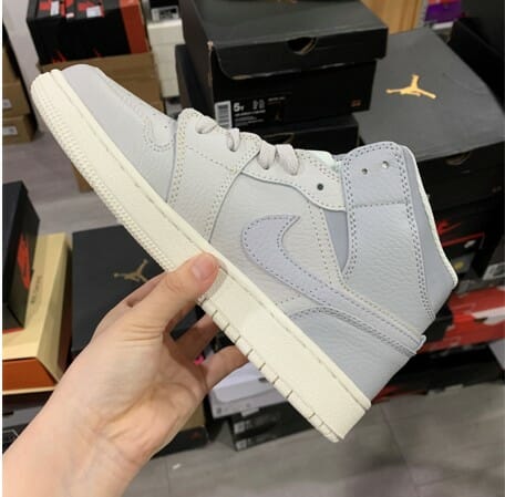Air Jordan 1 Mid Haze Blue Silver White Grey