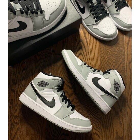 Air Jordan 1 Mid Light Smoke Grey Light Smoke GreyBlack-White 554724 092 MensWomens AJ1 Jordan Sneakers (5)-550x550h