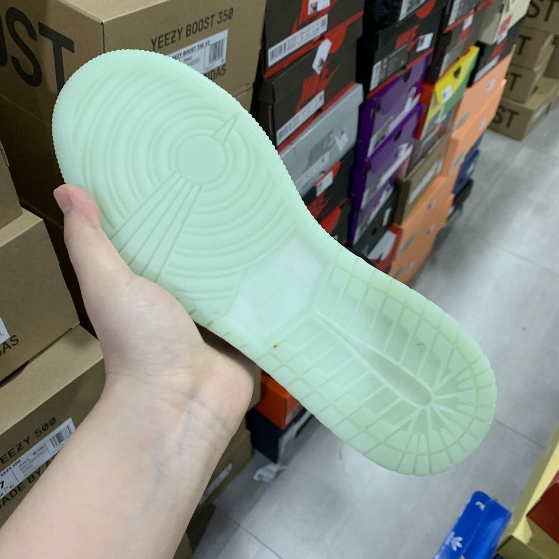 Air Jordan 1 Mid SE Panda Splashing Air Jordan 1 Mid SE Panda Splashing