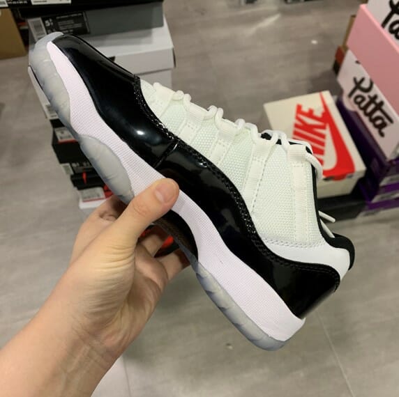 Air Jordan 11 Low Concord