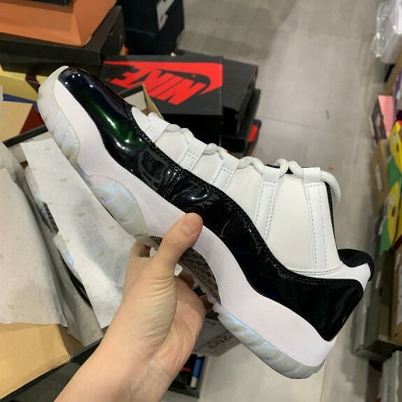 Air Jordan 11 Low Easter