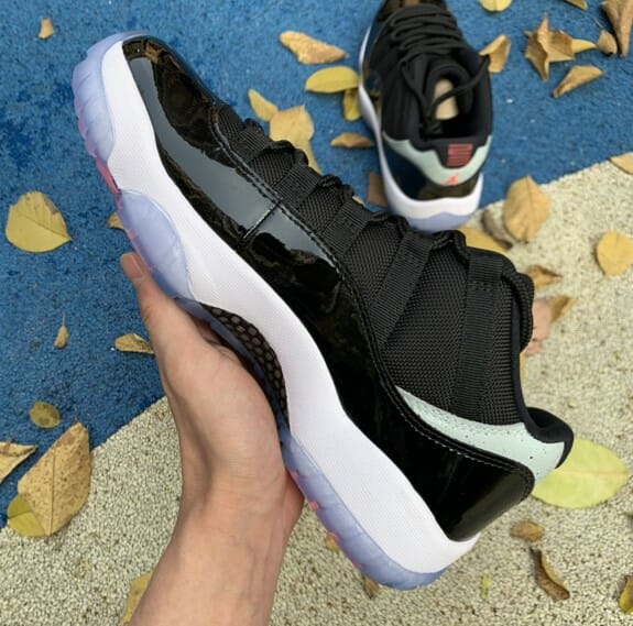 Air Jordan 11 Low Infrared
