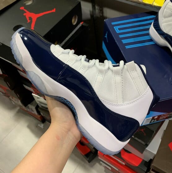 Air Jordan 11 Midnight Navy