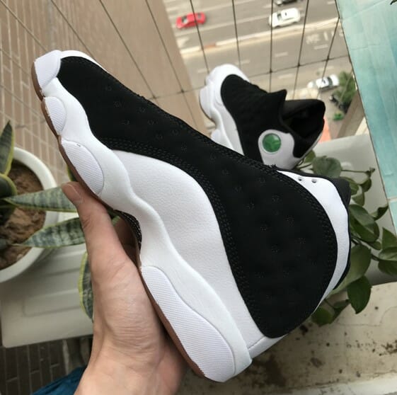Air Jordan 13 Black White