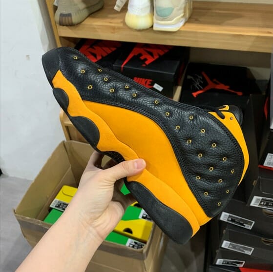 Air Jordan 13 Oregon Ducks Orange