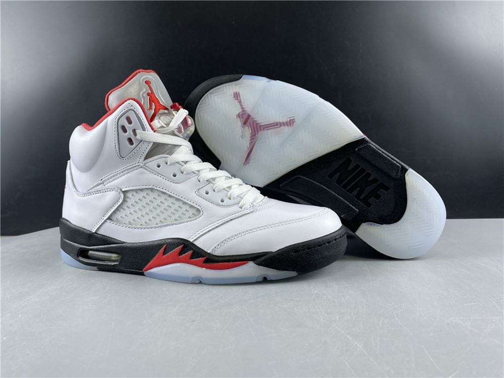 Air-Jordan-5-Retro-Fire-Red-Silver-Tongue-2020_20_5e638bbd-c770-4d5e-bc01-68efc274fc03