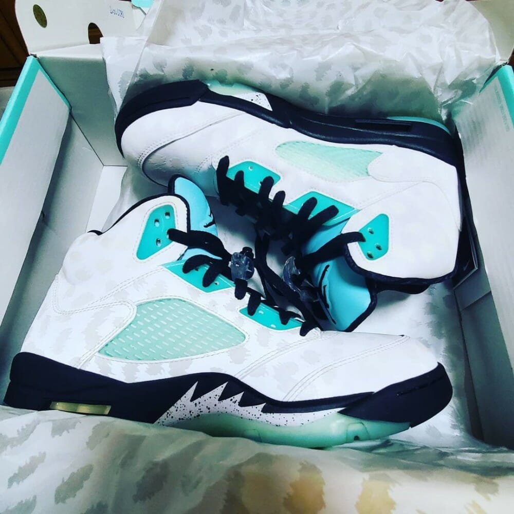 Air Jordan Retro 5 Island Green Unisex Basketball Shoes WhiteBlack-White-Island Green CN2932 100 AJ5 Jordan Sneakers (3)-1000x1000