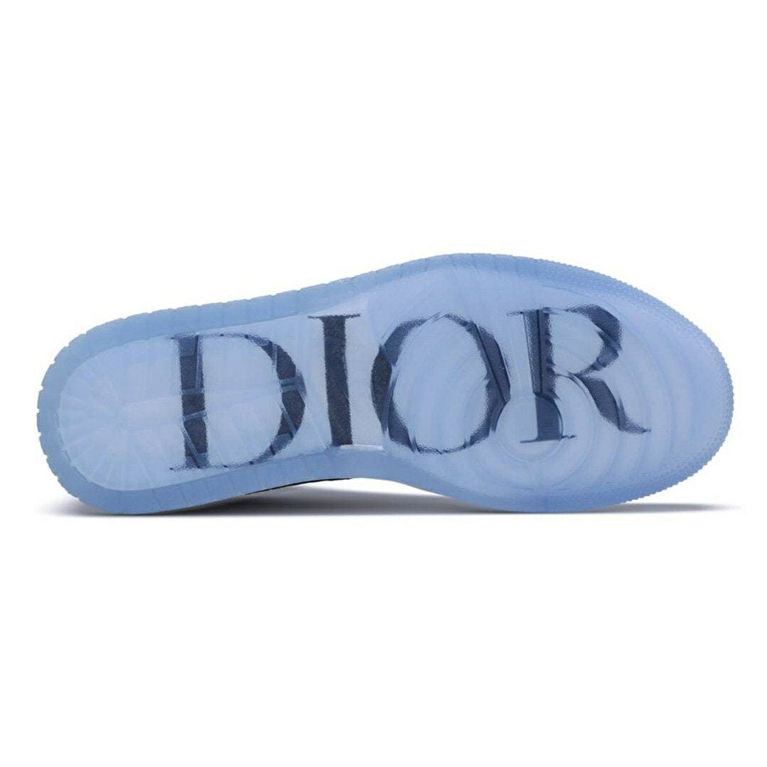 Dior-Air-Jordan-1-Low-2_96303859-2aba-4e47-93c7-17f1c63af139