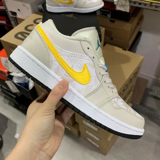Air Jordan 1 Low “Light Orewood Brown”
