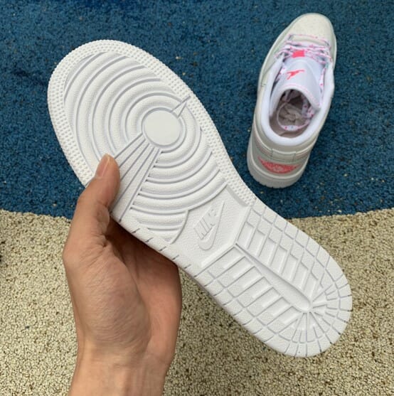 Air Jordan 1 Low GS “Pink” Air Jordan 1 Low GS “Pink”