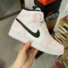 Air Jordan 1 Mid SE Pink