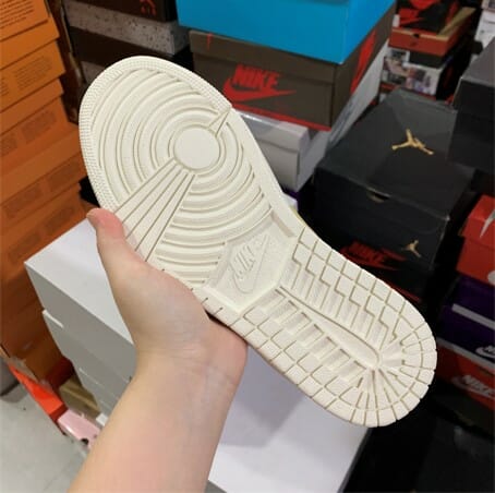Air Jordan 1 Mid White Grey Powder Air Jordan 1 Mid White Grey Powder