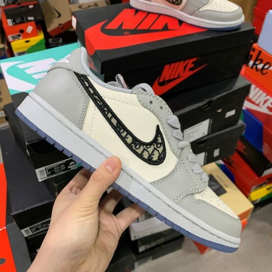 Air Jordan 1 High OG Grey