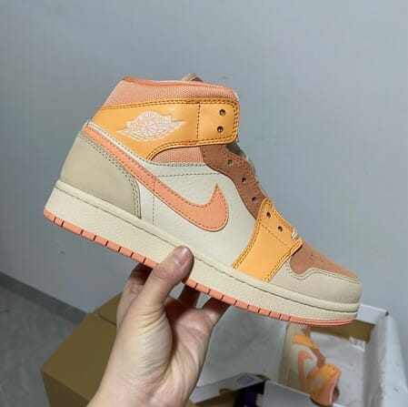 Air Jordan 1 Mid GS Apricot Orange White