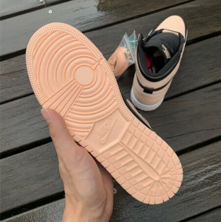 Air Jordan 1 Retro High OG GS “Crimson Tint” Air Jordan 1 Retro High OG GS “Crimson Tint”