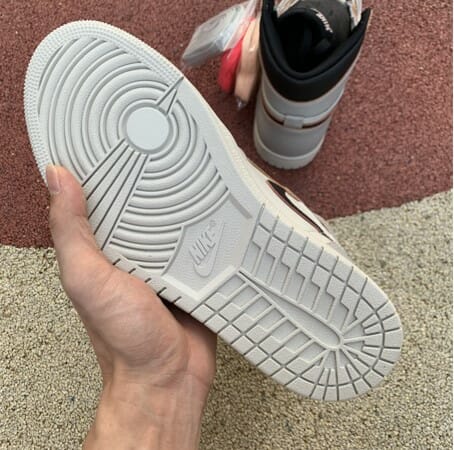 Air Jordan 1 Dunk SB Light Bone Air Jordan 1 Dunk SB Light Bone