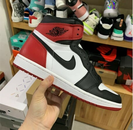 Air Jordan 1 High Black Toe OG Retro