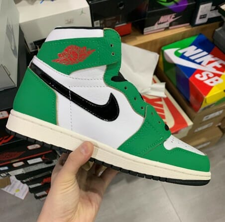 Air Jordan 1 High OG WMNS “Lucky Green”