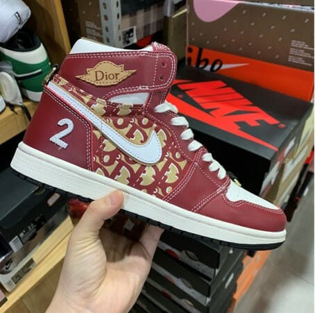 Air Jordan 1 Maroon