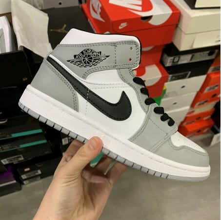 Air Jordan 1 Mid Light Smoke Grey