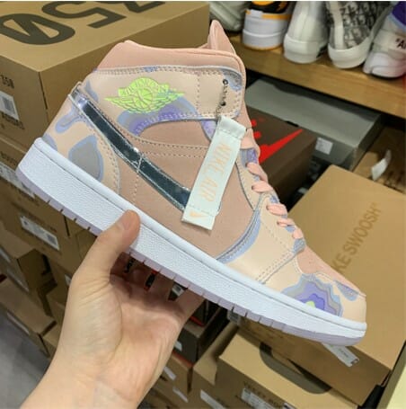 Air Jordan 1 Mid SE Cherry Blossom