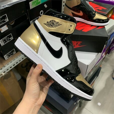 Air Jordan 1 Gold Toe