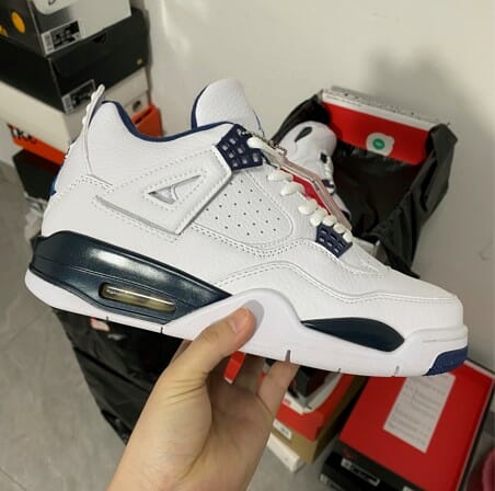 Air Jordan 4 “Columbia”