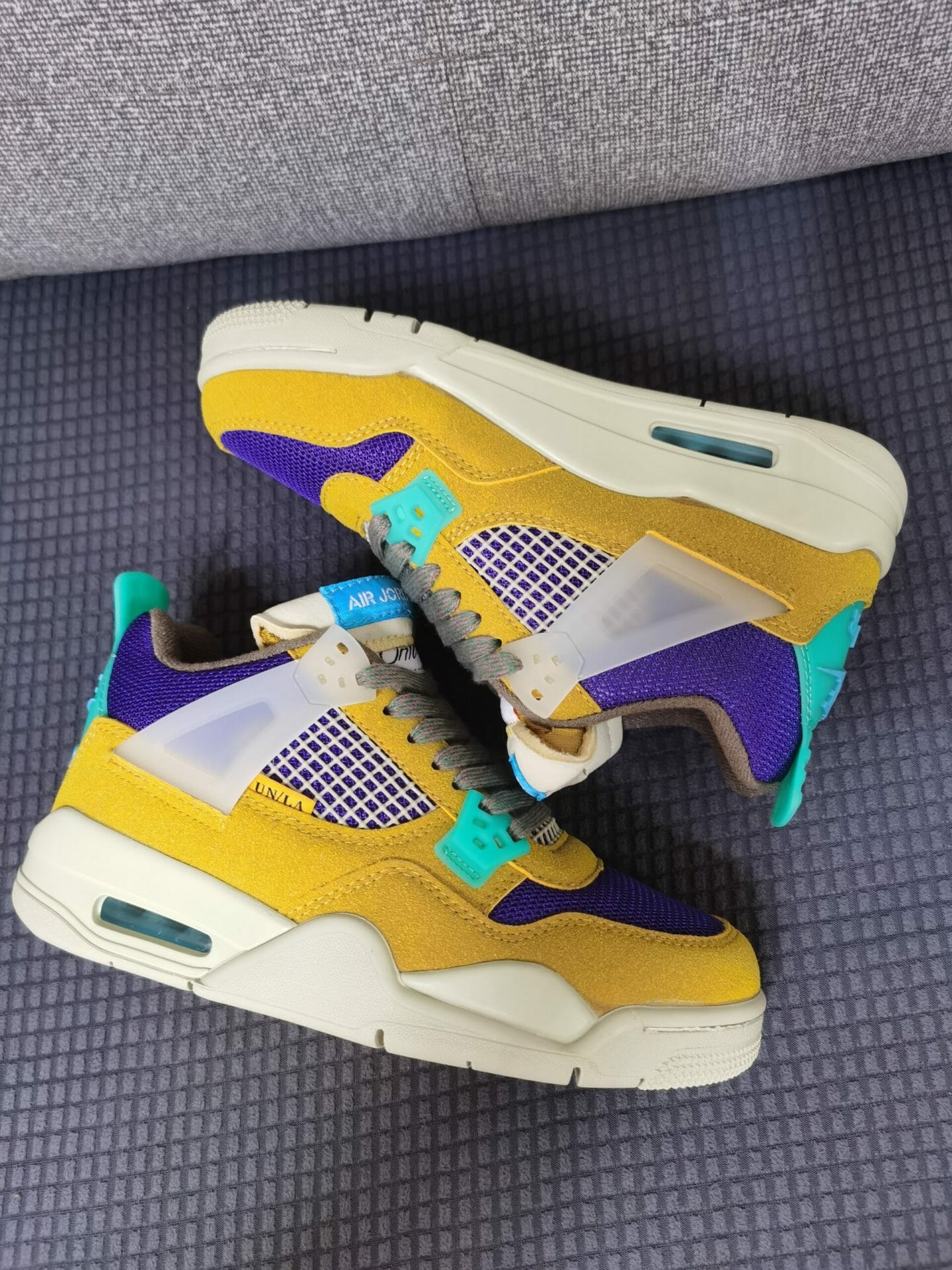 Air Jordan 4 Desert Moss