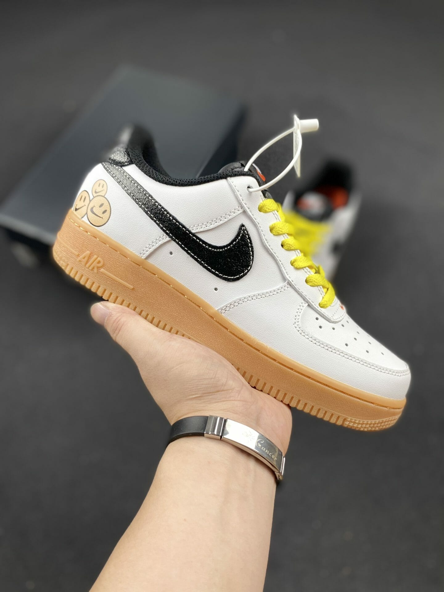 Air Force 1 '07 LV8 'Go The Extra Smile'