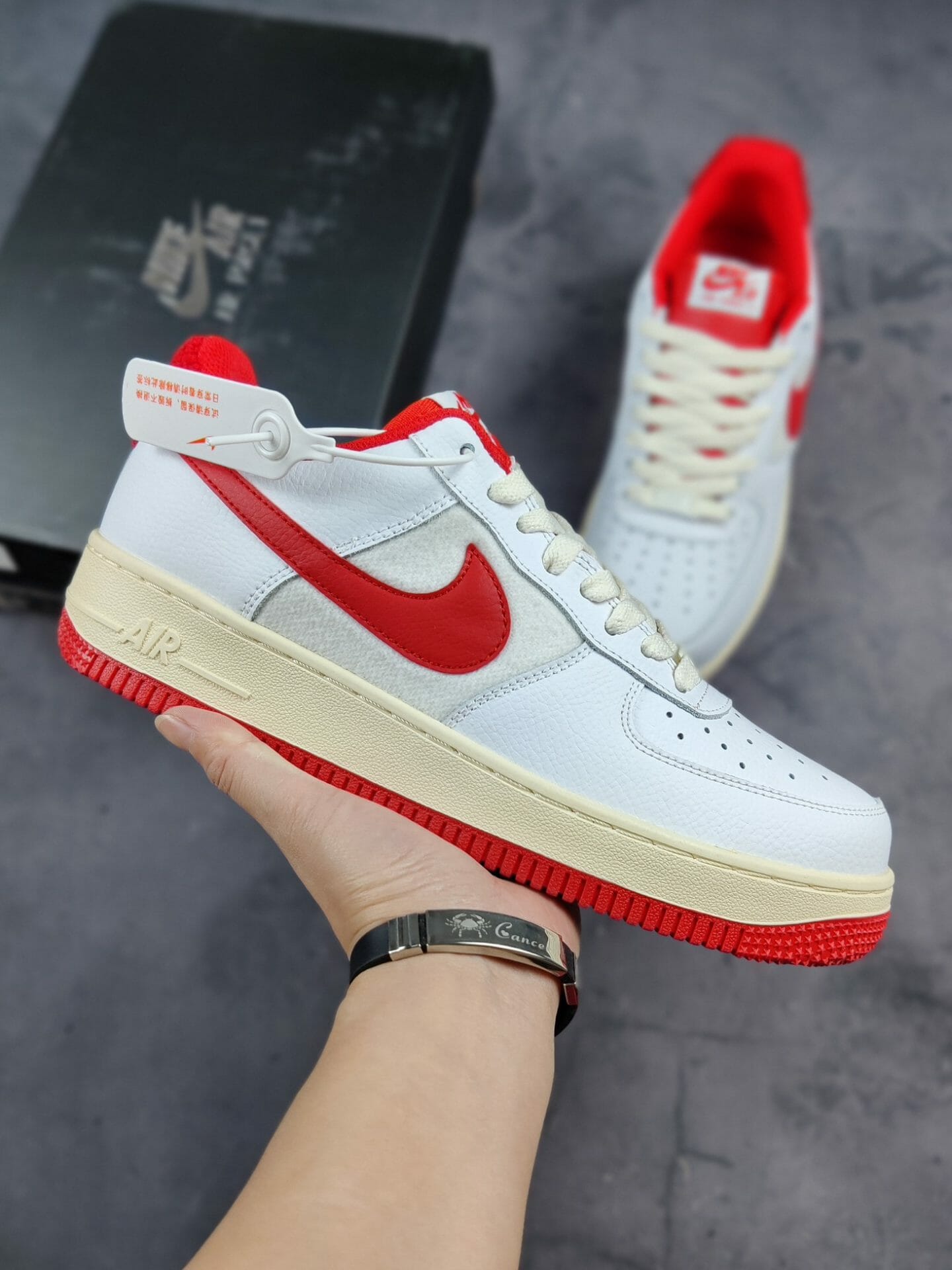 Air Force 1 '07 LV8 Gym Red