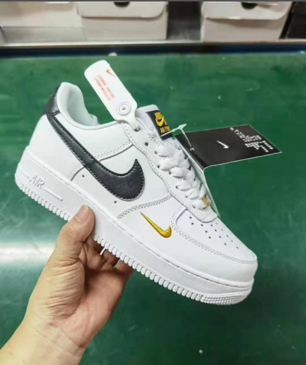 Air Force 1 '07 Low Essential White Black Gold