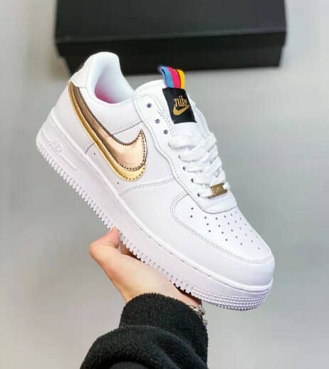 Air Force 1 Low '07 Gold Swoosh