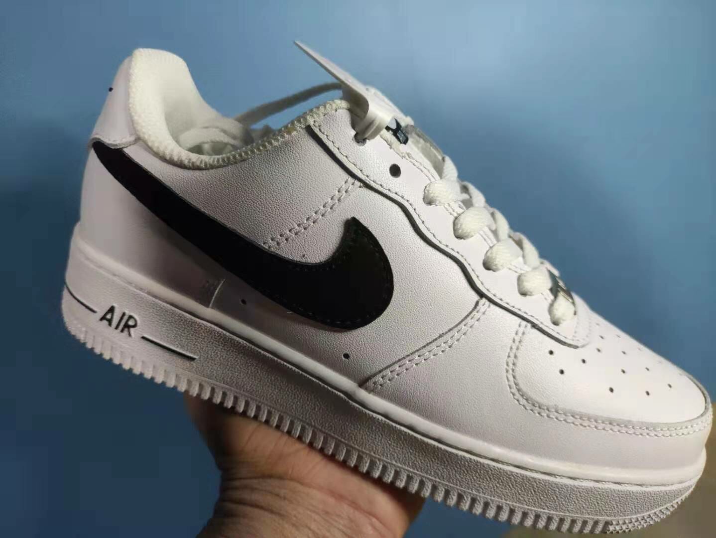 Air Force 1 ’07 White Black Swoosh