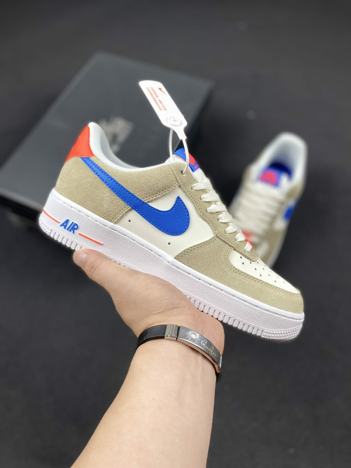 Air Force 1 Low '07 LV8 Coconut Milk Hyper Royal