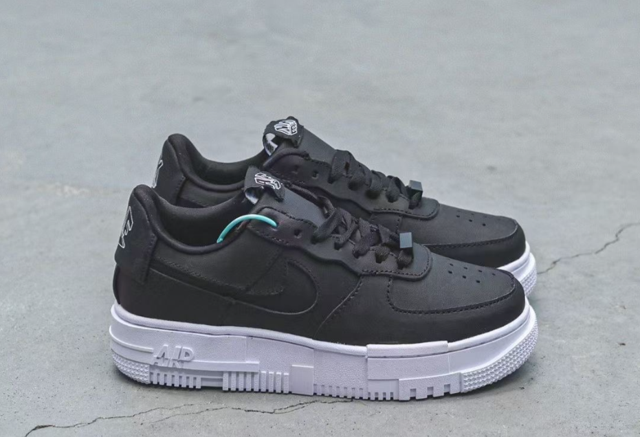Air Force 1 Pixel Black