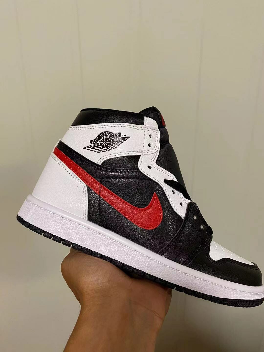 Air Jordan 1 Chile Red