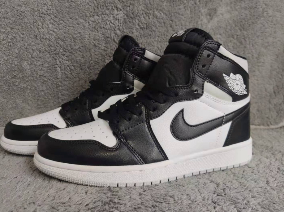 Air Jordan 1 High Black And White
