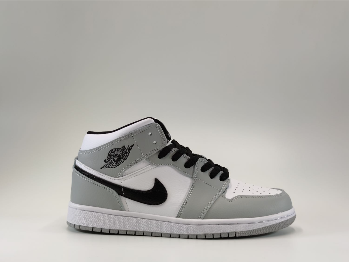 Air Jordan 1 Light Smoke Grey Black White