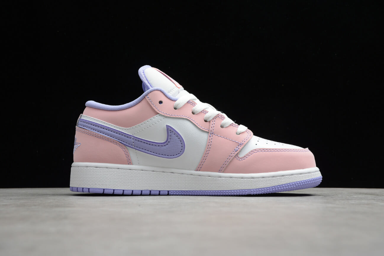 Air Jordan 1 Low SE Arctic Punch