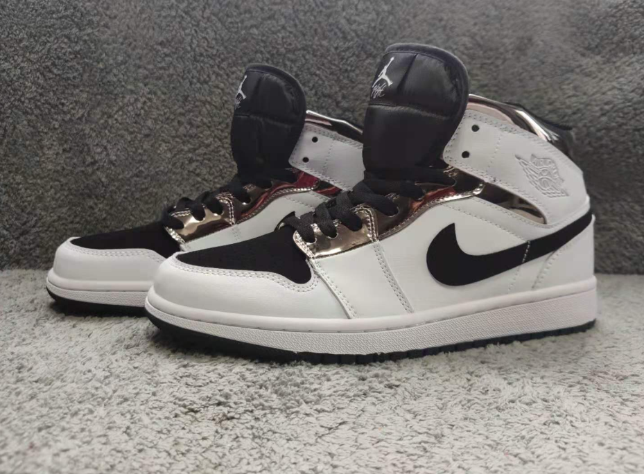 Air Jordan 1 Mid Alternate Think White Silver Black