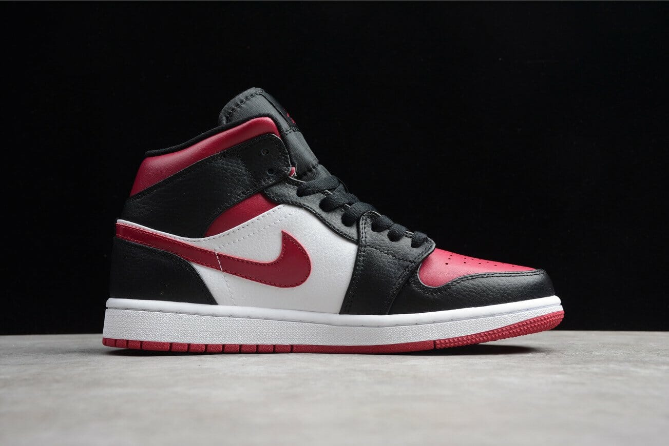 Air Jordan 1 Mid 'Bred Toe'