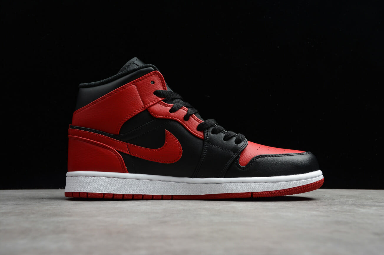 Air Jordan 1 Mid “Bred”
