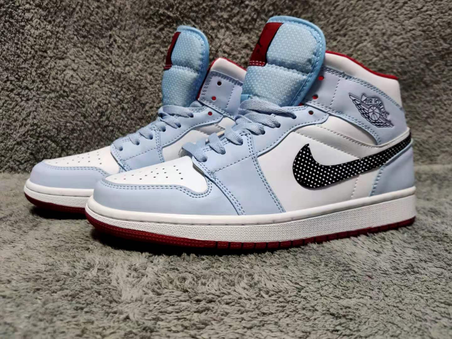 Air Jordan 1 Mid GS Half Blue