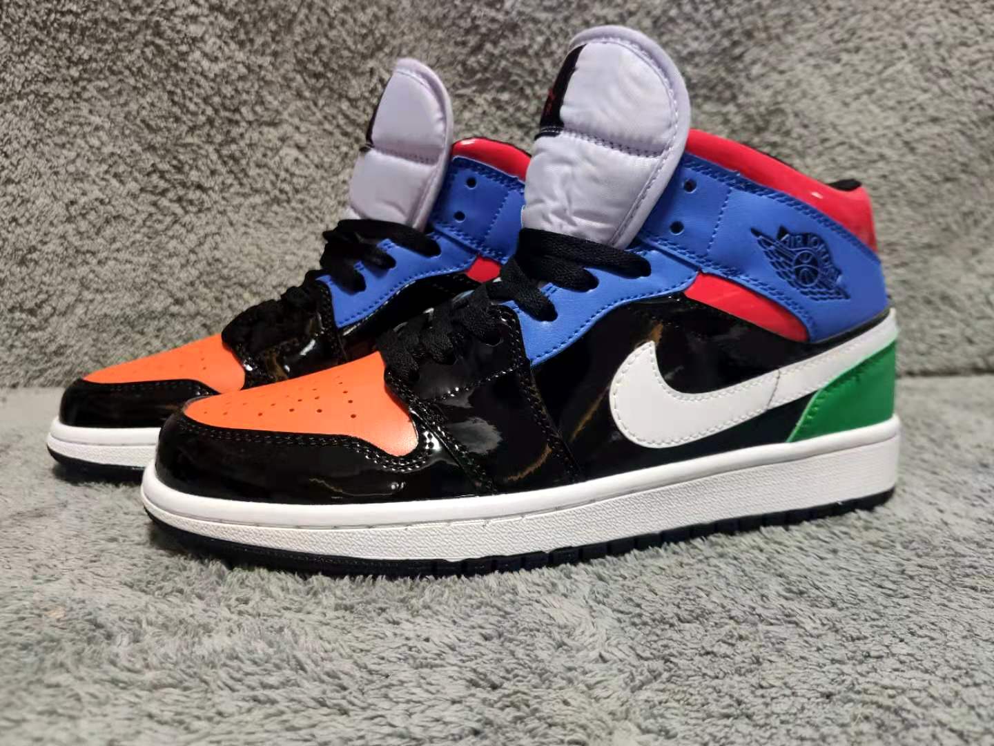Air Jordan 1 Mid Multi Patent