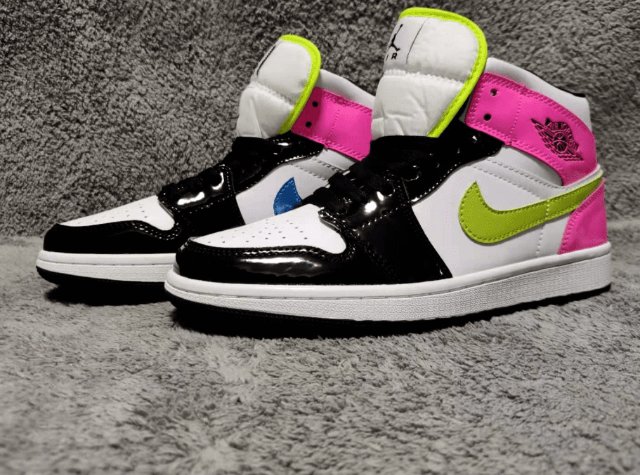 Air Jordan 1 Mid SE Cyber Active Fuchsia