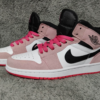 Air Jordan 1 Mid SE Hyper Pink