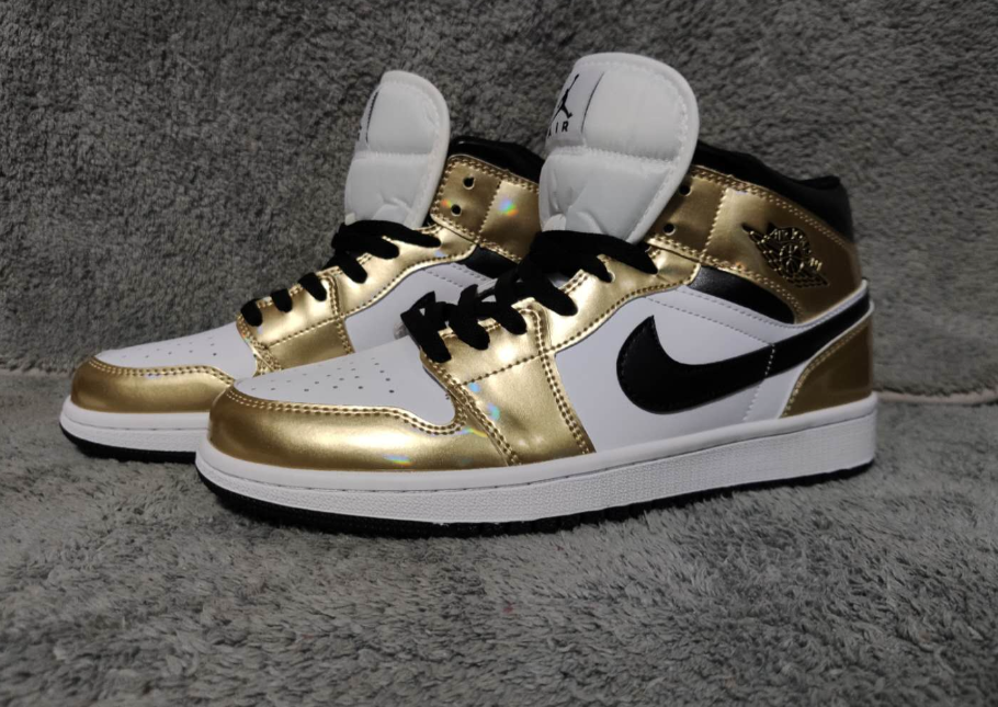 Air Jordan 1 Mid SE Metallic Gold
